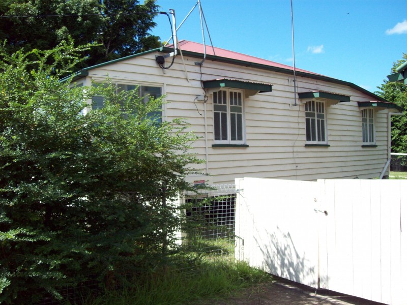 53 Glebe Road, Newtown QLD 4305