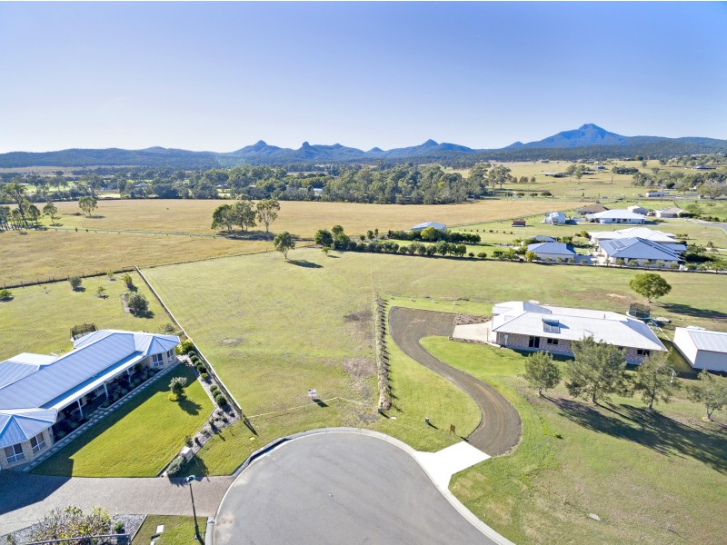 7 Franmar Place, Peak Crossing QLD 4306