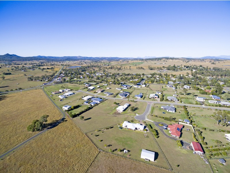 7 Franmar Place, Peak Crossing QLD 4306