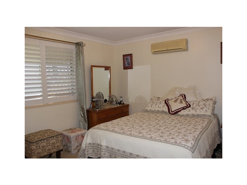 323 South Station Road, Raceview QLD 4305