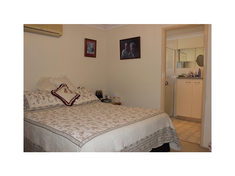 323 South Station Road, Raceview QLD 4305