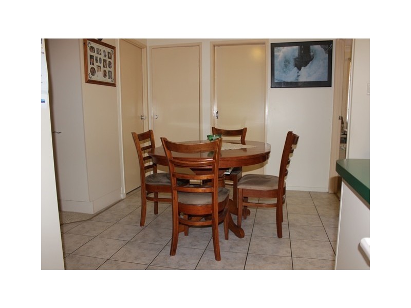 323 South Station Road, Raceview QLD 4305