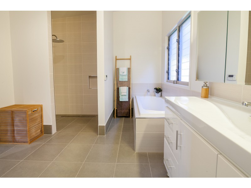 14-16 Sovereign Strait, Karalee QLD 4306