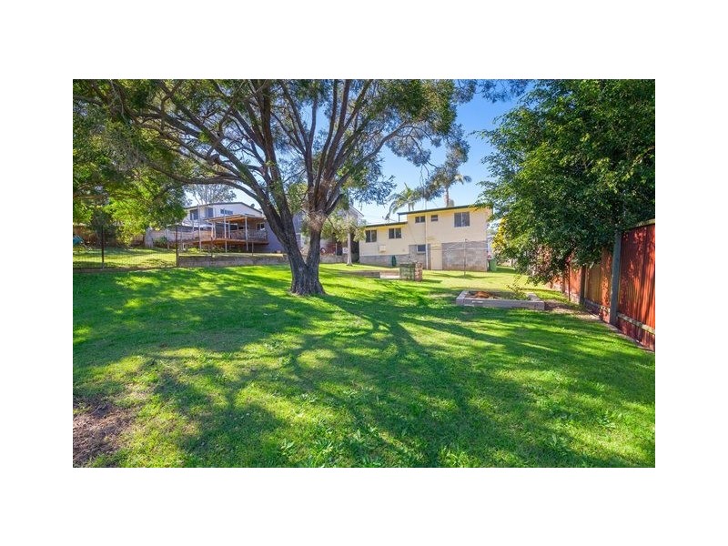 8 Bellhaven Drive, Bundamba QLD 4304