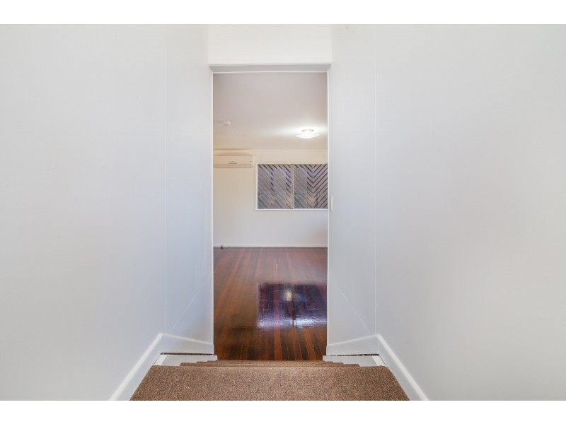 8 Bellhaven Drive, Bundamba QLD 4304