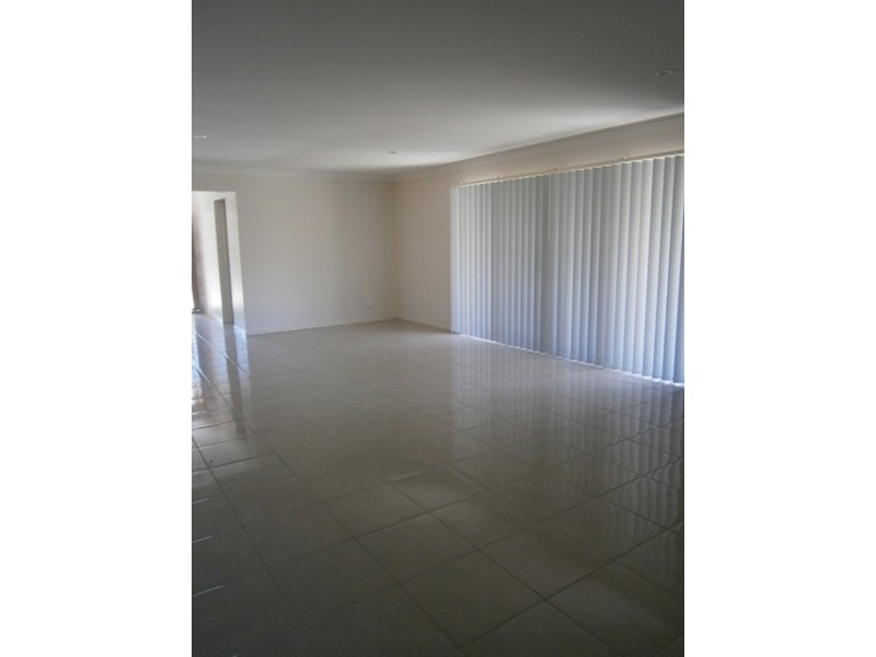31 Skardon Crescent, Brassall QLD 4305