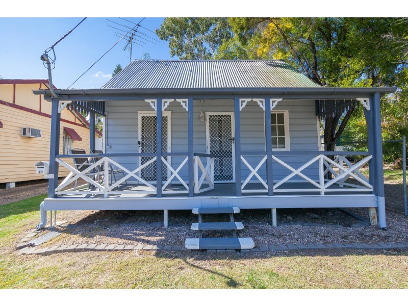 19 Smith Street, North Ipswich QLD 4305