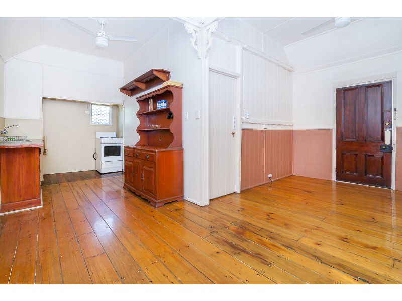 19 Smith Street, North Ipswich QLD 4305