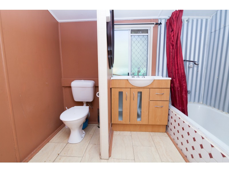 19 Smith Street, North Ipswich QLD 4305