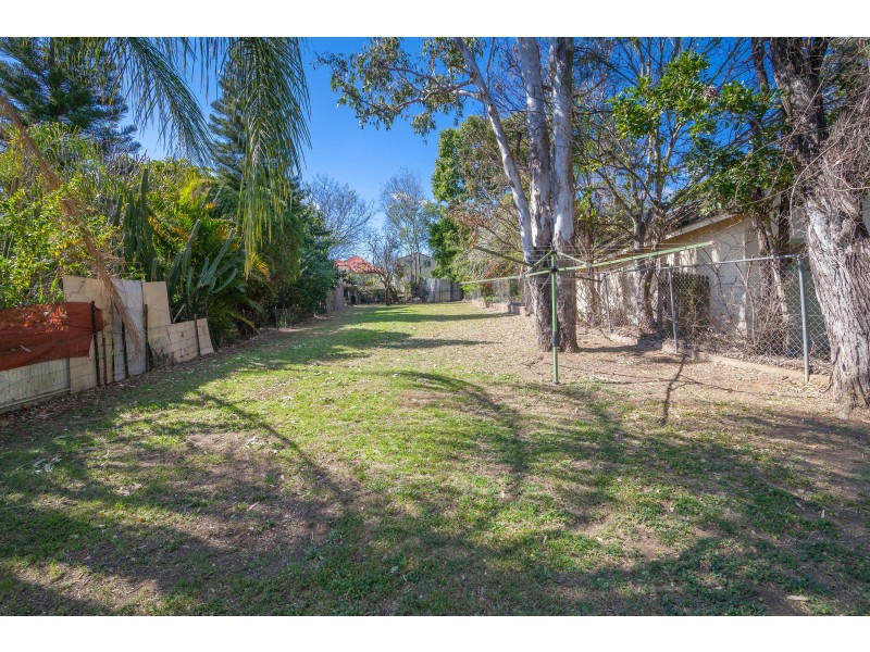 19 Smith Street, North Ipswich QLD 4305