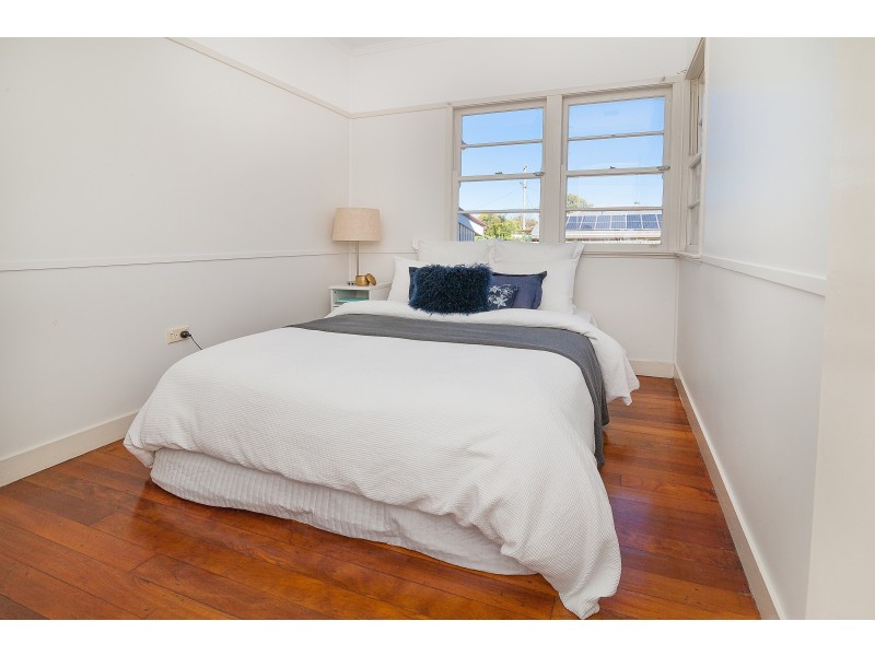 5 Adam Street, One Mile QLD 4305