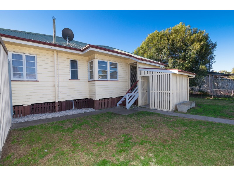 5 Adam Street, One Mile QLD 4305