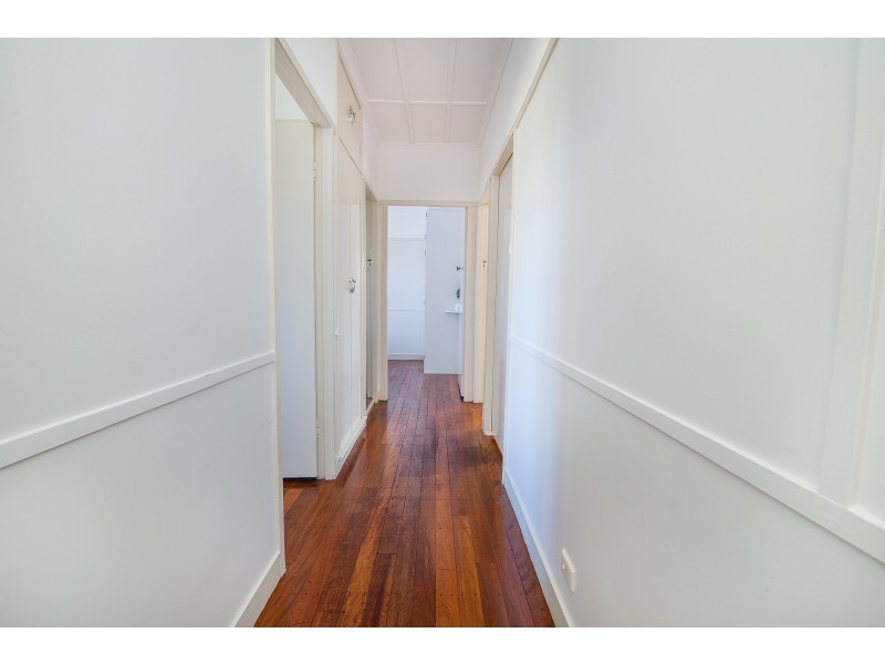 5 Adam Street, One Mile QLD 4305