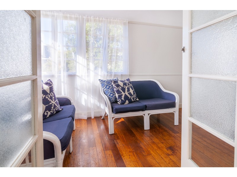 5 Adam Street, One Mile QLD 4305