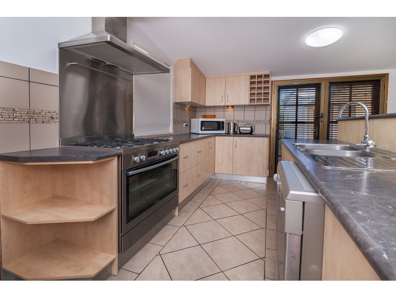 32 Grenadier Circle, Ebbw Vale QLD 4304