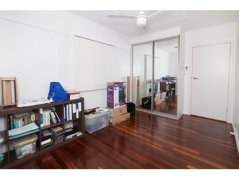 32 Grenadier Circle, Ebbw Vale QLD 4304