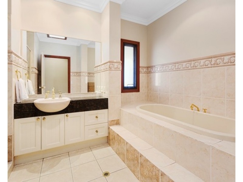 1242 Ripley Road, South Ripley QLD 4306