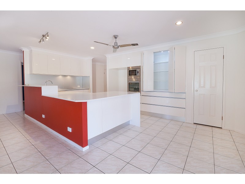 20 Capriole Close, Yamanto QLD 4305