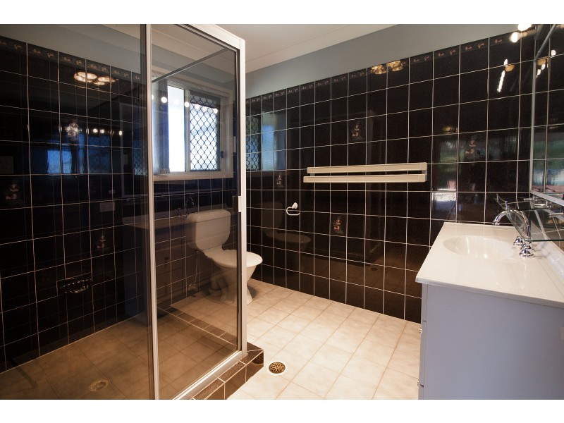 20 Capriole Close, Yamanto QLD 4305