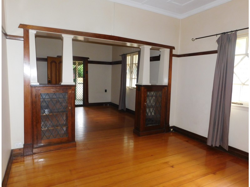 75 Warwick Road, Ipswich QLD 4305