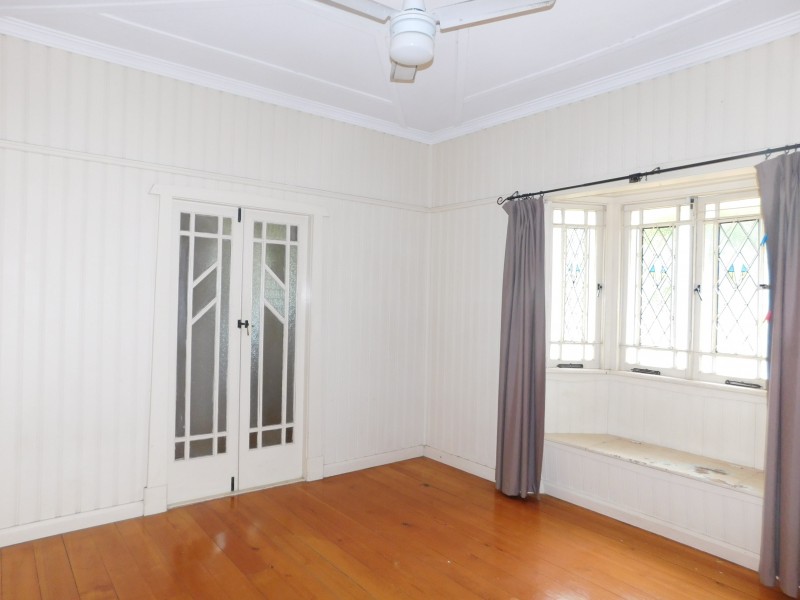 75 Warwick Road, Ipswich QLD 4305