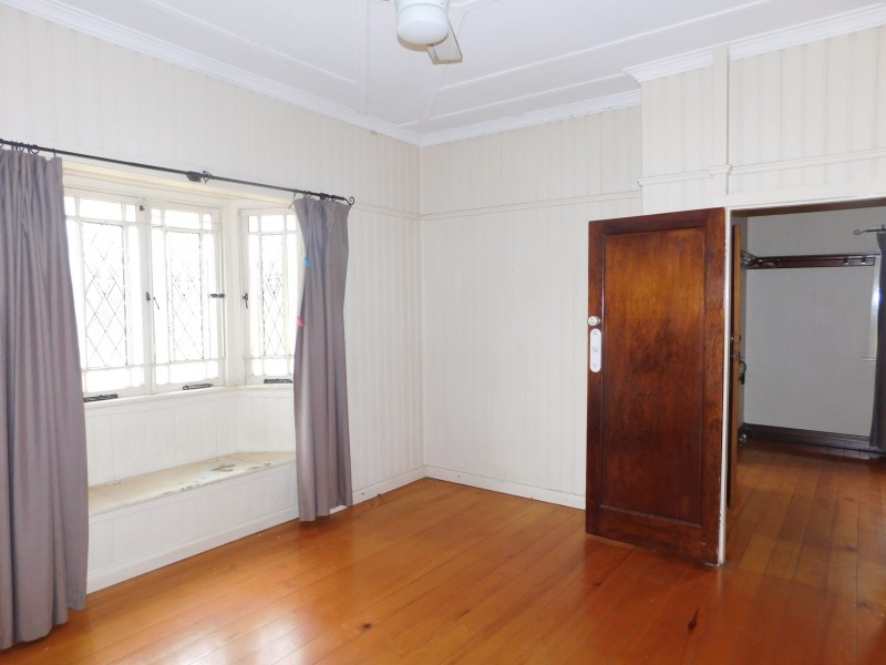 75 Warwick Road, Ipswich QLD 4305