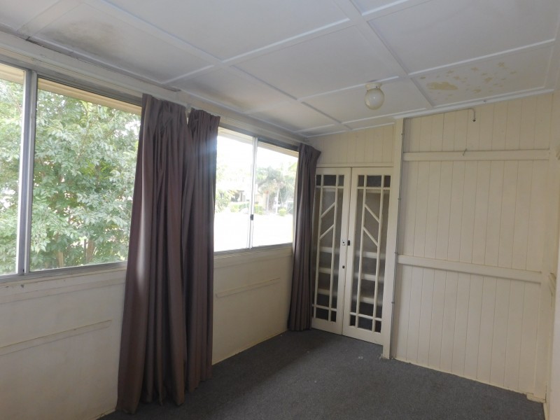 75 Warwick Road, Ipswich QLD 4305