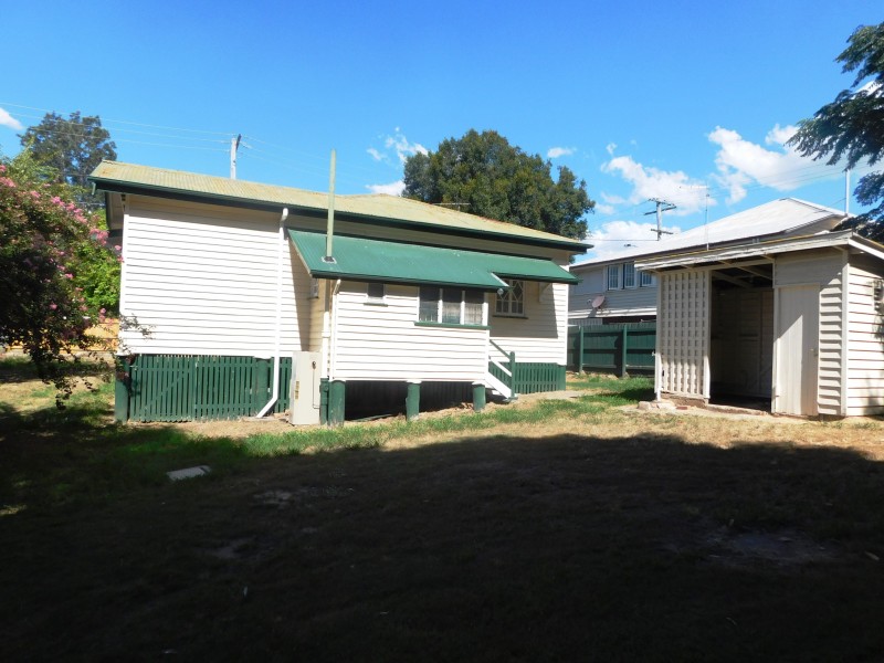 75 Warwick Road, Ipswich QLD 4305