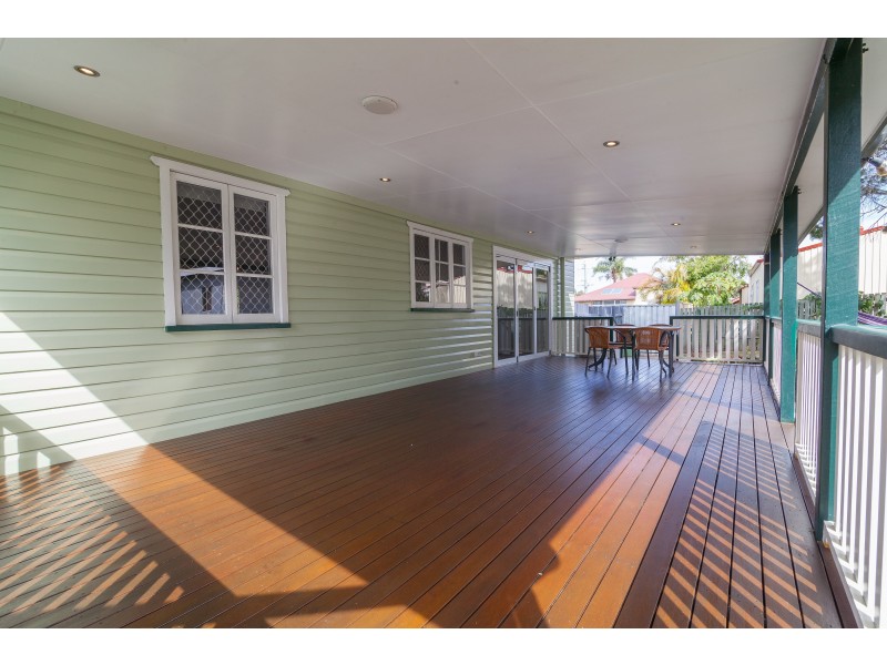 2 Johnston Street, Silkstone QLD 4304