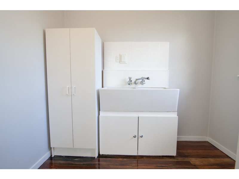 2 Johnston Street, Silkstone QLD 4304