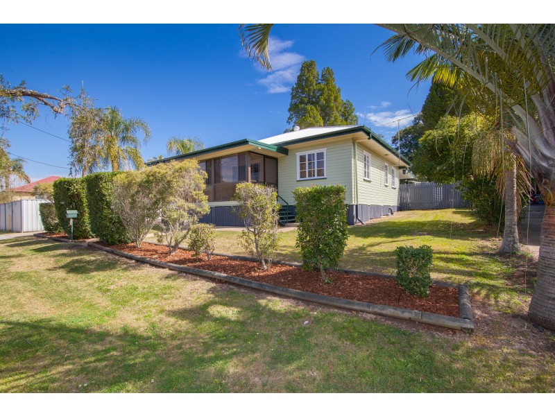 2 Johnston Street, Silkstone QLD 4304