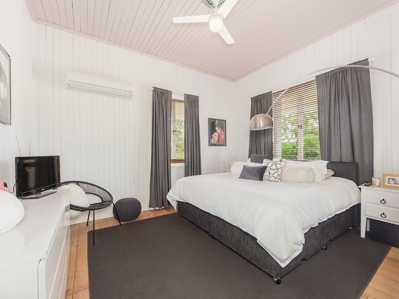 32 Waterworks Road, Brassall QLD 4305