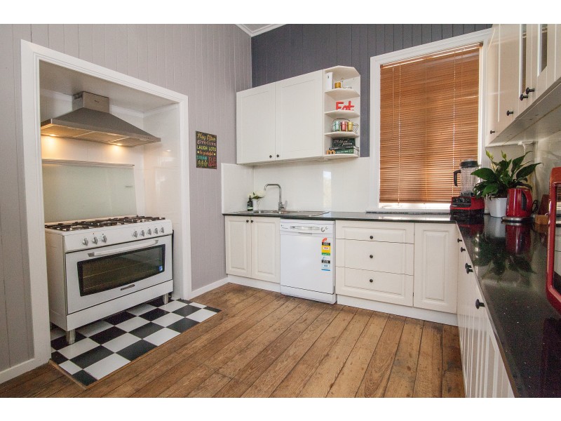 32 Waterworks Road, Brassall QLD 4305