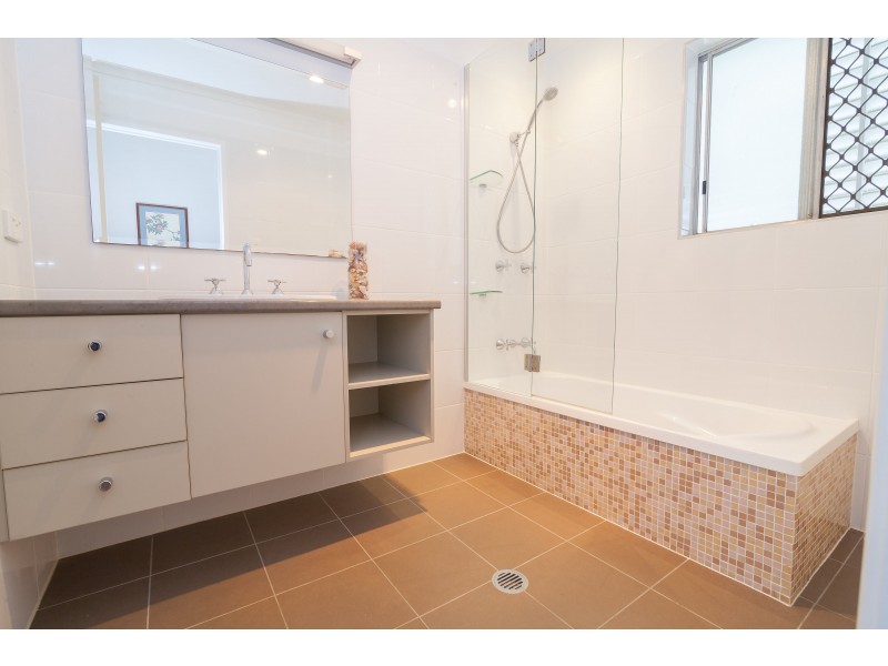 120 Fiona Street, Bellbird Park QLD 4300