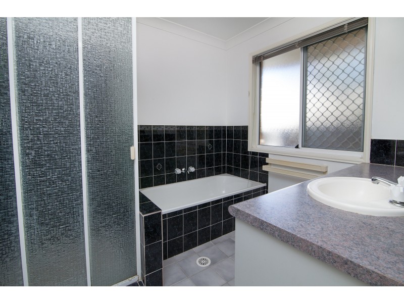 11 Glasgow Boulevard, Brassall QLD 4305