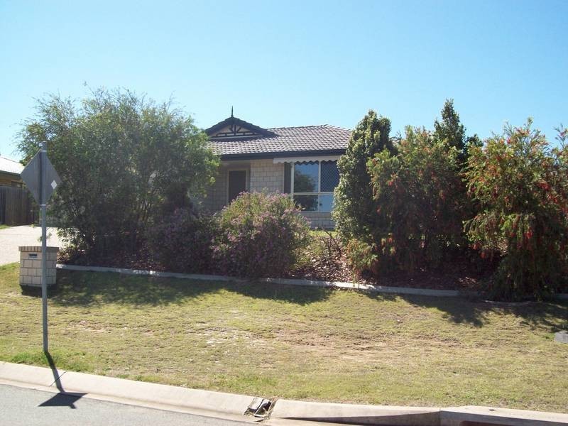 8 Kathleen Place, Yamanto QLD 4305