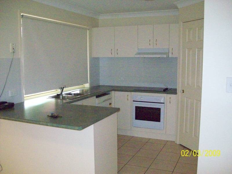 8 Kathleen Place, Yamanto QLD 4305