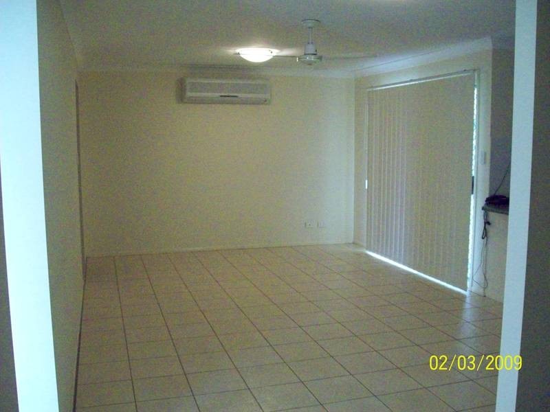 8 Kathleen Place, Yamanto QLD 4305