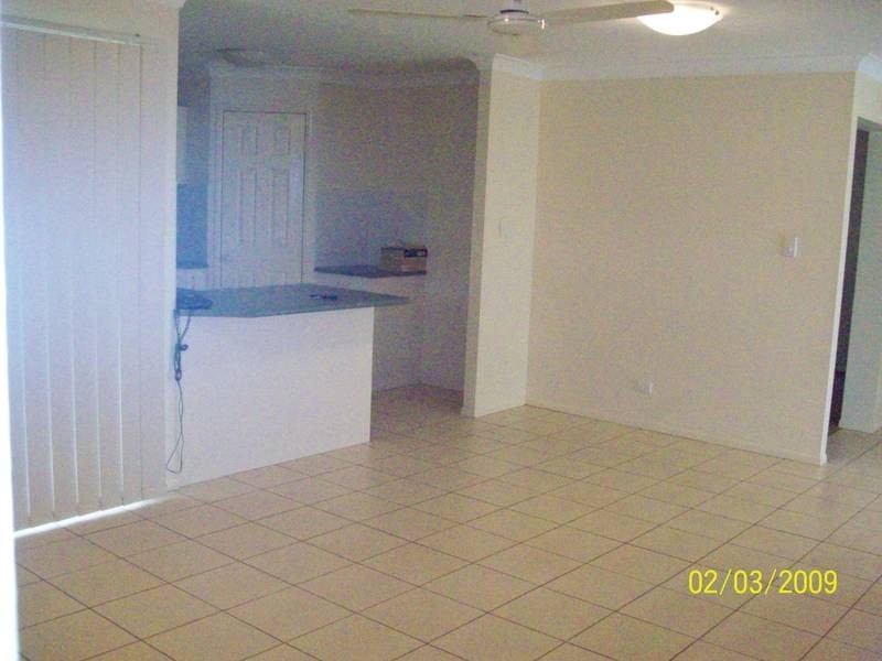 8 Kathleen Place, Yamanto QLD 4305