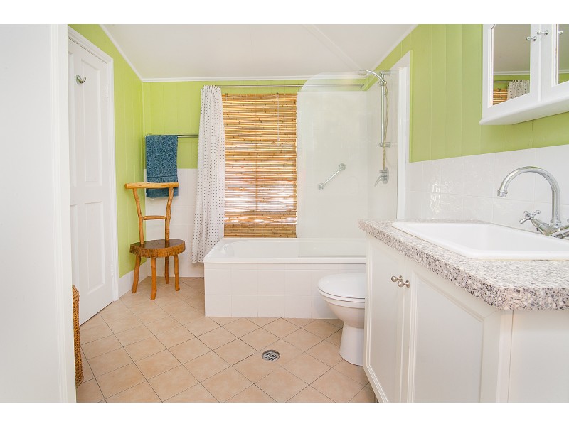 8 Lennon Lane, North Ipswich QLD 4305