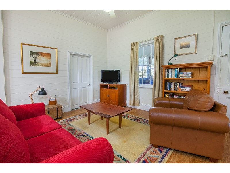 8 Lennon Lane, North Ipswich QLD 4305