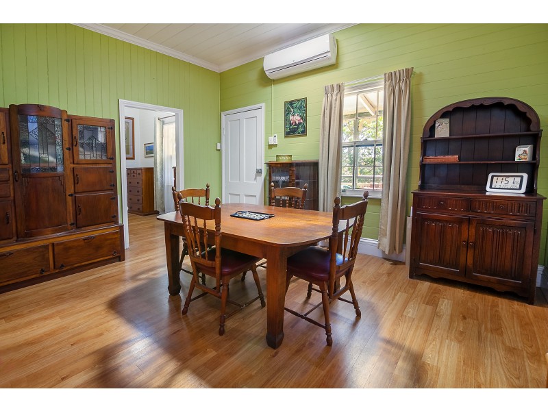 8 Lennon Lane, North Ipswich QLD 4305