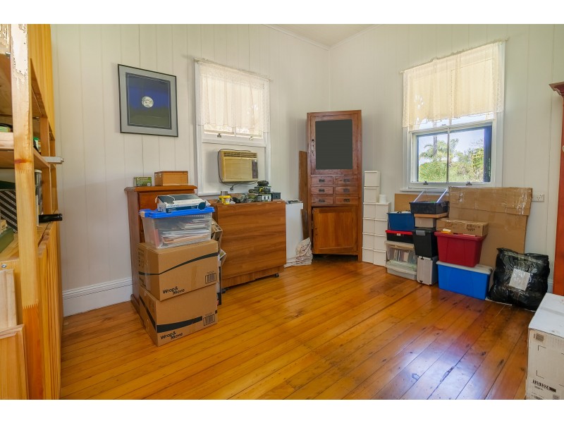 8 Lennon Lane, North Ipswich QLD 4305