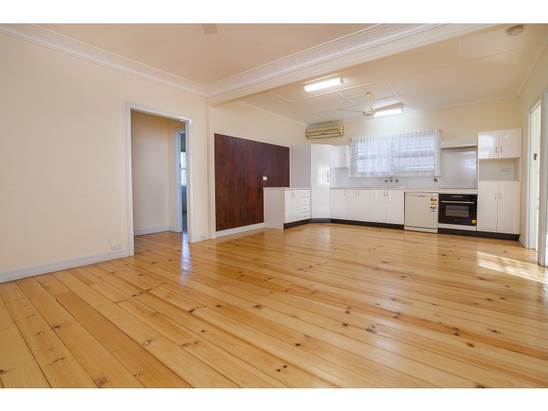 31 Dorothy Street, Silkstone QLD 4304