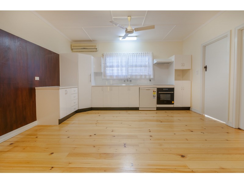 31 Dorothy Street, Silkstone QLD 4304