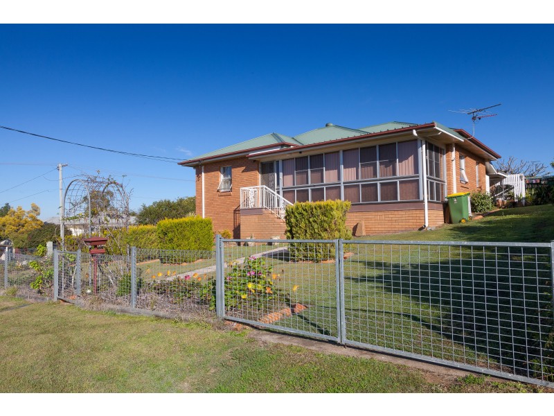 31 Dorothy Street, Silkstone QLD 4304