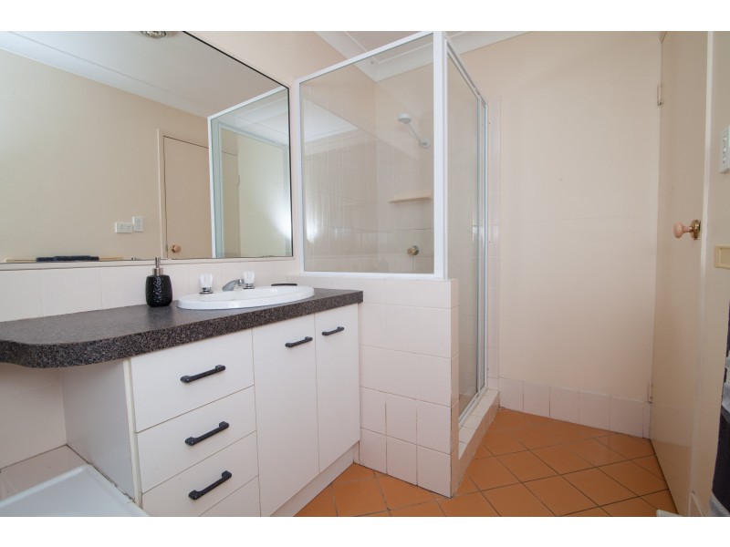 5 Joshua Place, Raceview QLD 4305