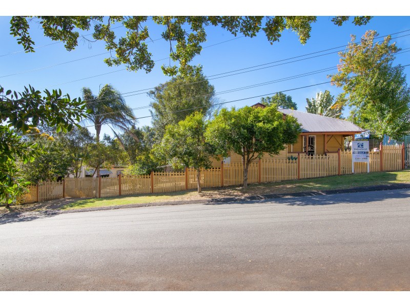 4 Ferguson Street, North Ipswich QLD 4305