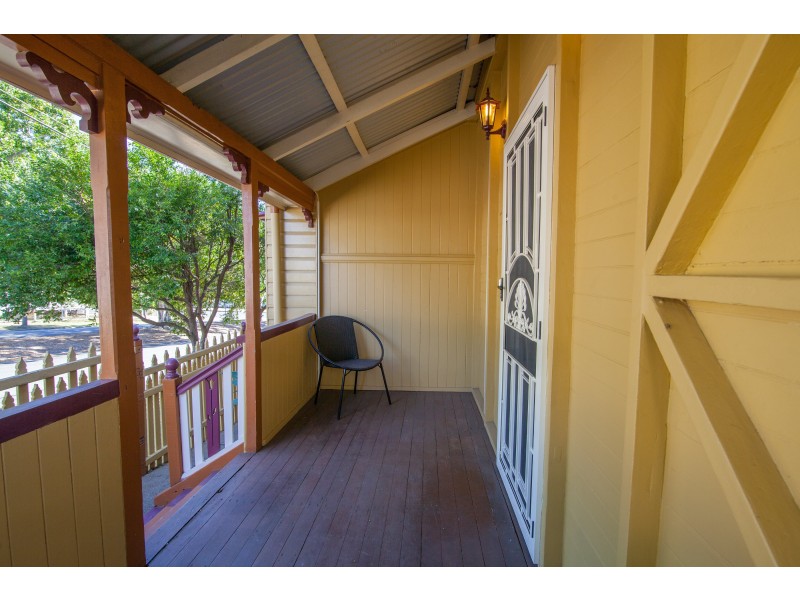 4 Ferguson Street, North Ipswich QLD 4305