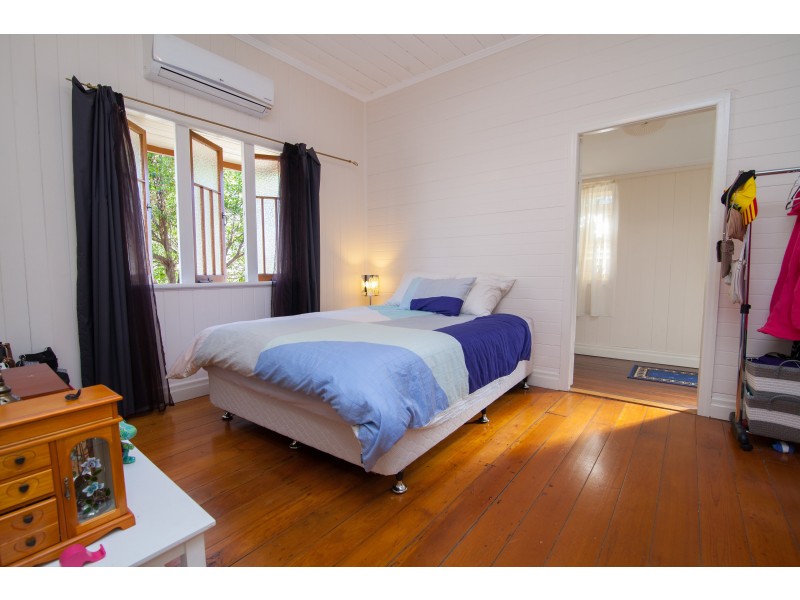 4 Ferguson Street, North Ipswich QLD 4305